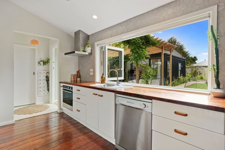 Photo of property in 21 Chatham Street, Addington, Christchurch, 8024