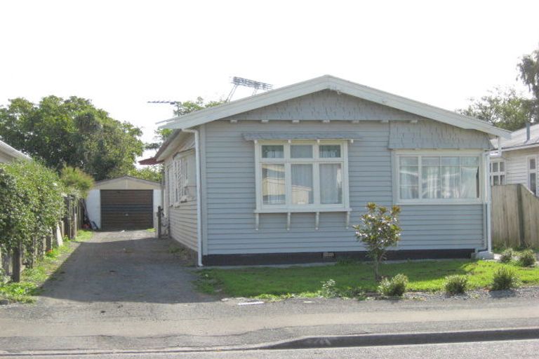 Photo of property in 43 Barbour Street, Waltham, Christchurch, 8011