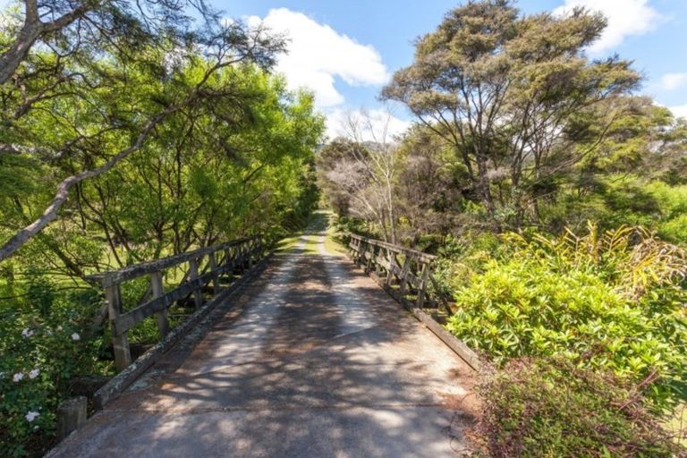 Photo of property in 2083 Rings Road, Coromandel, 3506