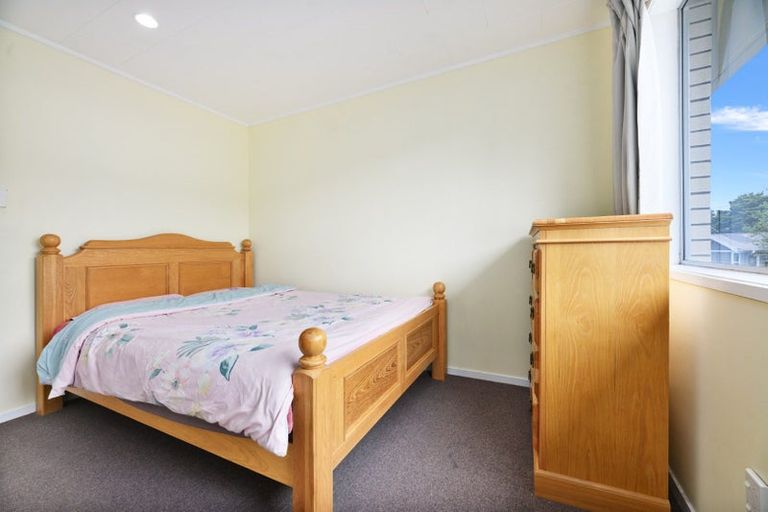 Photo of property in 56 Fitzwater Place, Henderson, Auckland, 0612