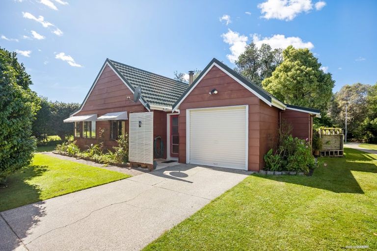 Photo of property in 15 Kingfisher Way, Te Kowhai, Hamilton, 3288