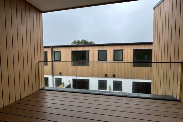 Photo of property in 11/92 Cambridge Terrace, Waterloo, Lower Hutt, 5011