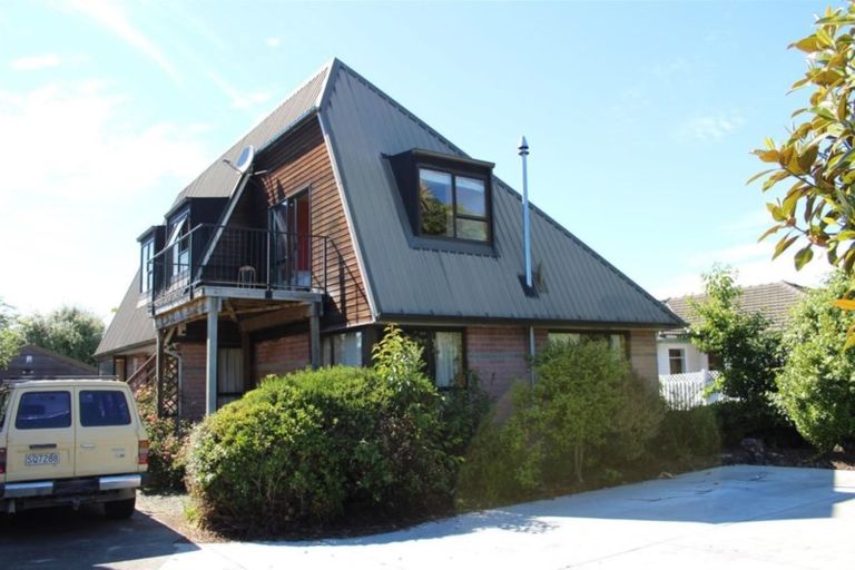 Photo of property in 198 Avonhead Road, Avonhead, Christchurch, 8042