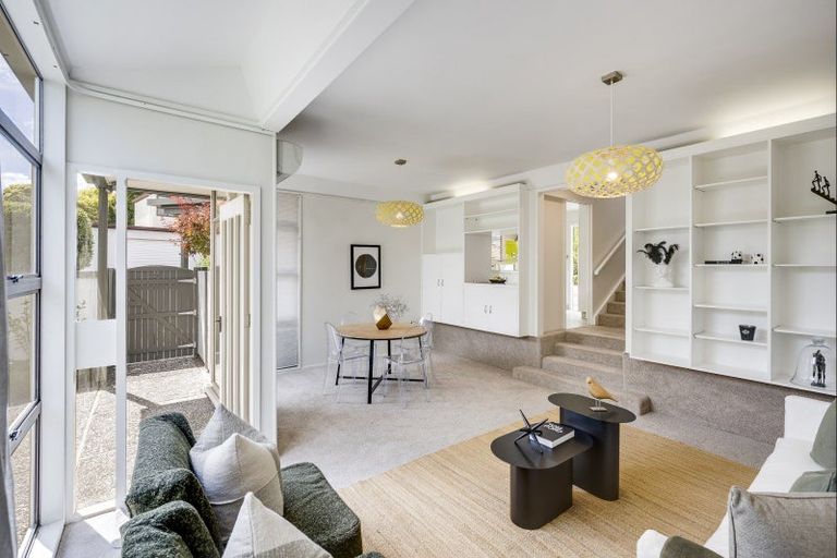 Photo of property in 2/14 Greenwood Road, Havelock North, 4130