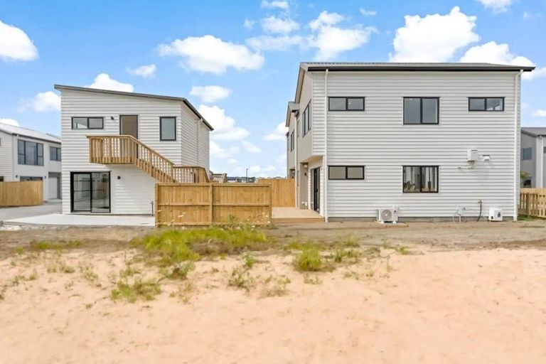 Photo of property in 28 Whare Kauri Road, Papakura, 2110