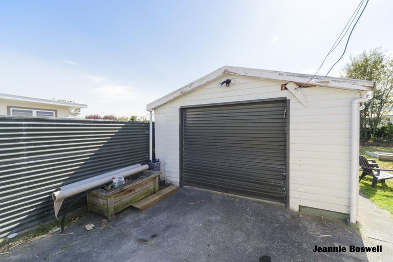 Photo of property in 11 Leslie Avenue, Cloverlea, Palmerston North, 4412