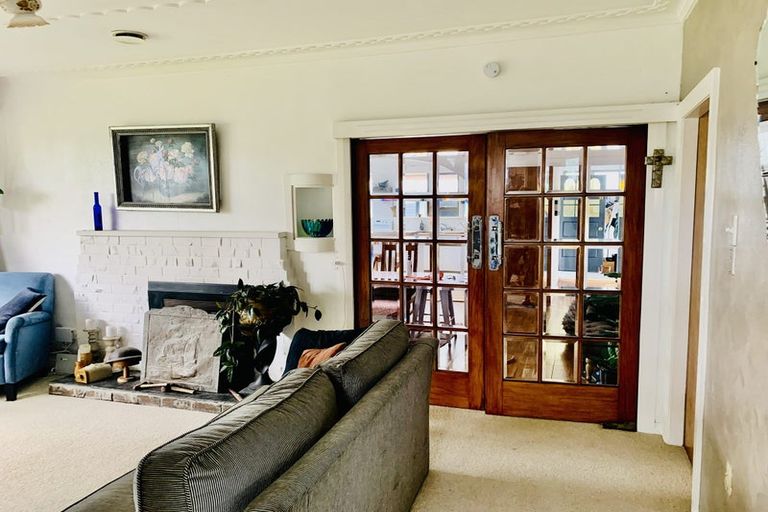 Photo of property in 69 Domett Street, Opunake, 4616