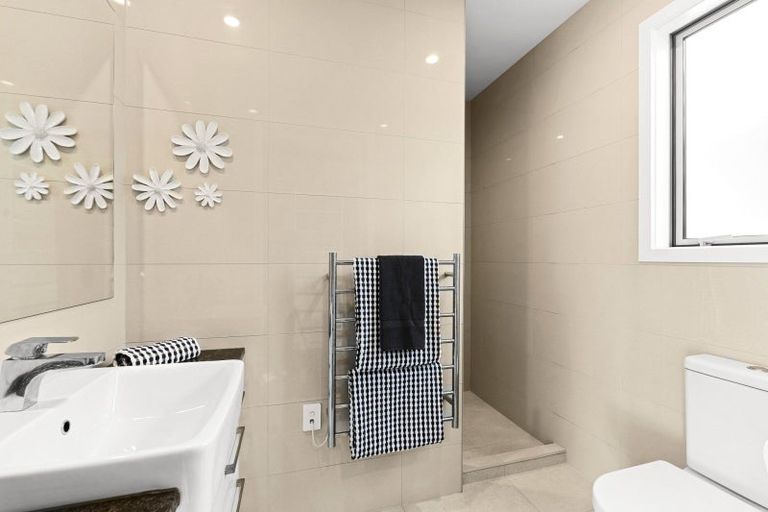 Photo of property in 2 Fern Lane, Whalers Gate, New Plymouth, 4310