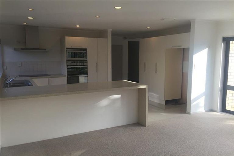 Photo of property in 21 Glucina Avenue, West Harbour, Auckland, 0618