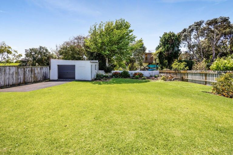 Photo of property in 37 Clifton Drive, Waitara, 4320