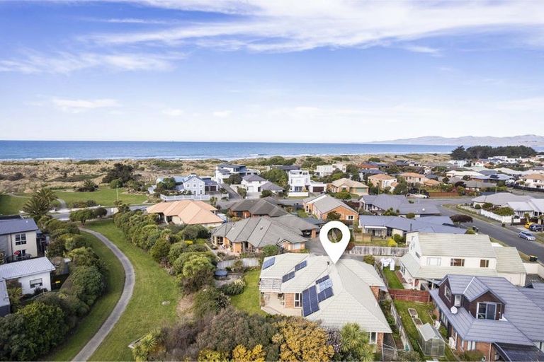 Photo of property in 14 Eastwood Rise, Waimairi Beach, Christchurch, 8083