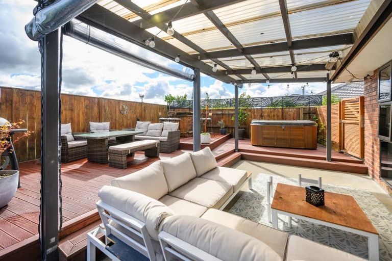 Photo of property in 7 Medallion Court, Kelvin Grove, Palmerston North, 4414