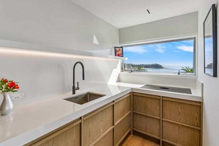 Photo of property in Seaview Apartments, 13/64 Milford Road, Milford, Auckland, 0620