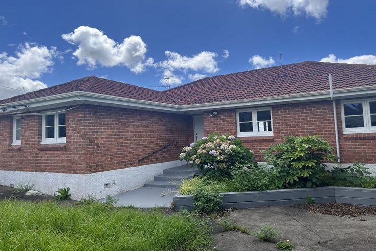 Photo of property in 5 Riverview Road, New Lynn, Auckland, 0600