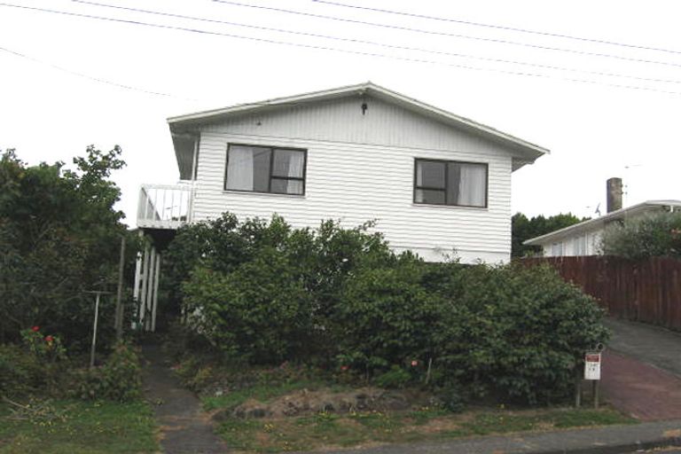 Photo of property in 17 Tonkin Drive, Sunnynook, Auckland, 0620