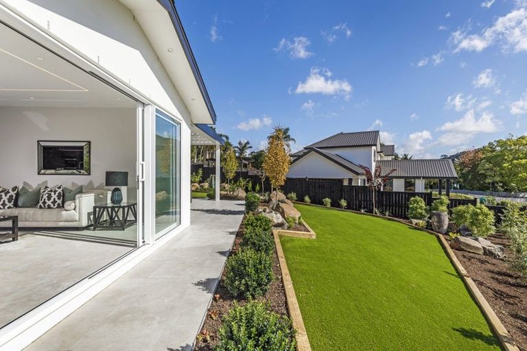 Photo of property in 11 Henry Blyth Lane, Greenhithe, Auckland, 0632