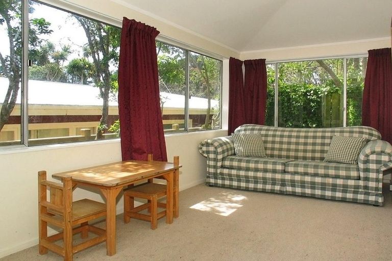 Photo of property in 74 Standen Street, Karori, Wellington, 6012