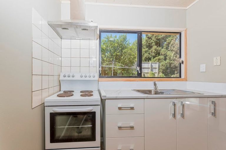 Photo of property in 6 Holmes Drive South, West Harbour, Auckland, 0618