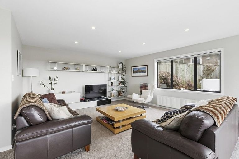Photo of property in 75 Endeavour Drive, Whitby, Porirua, 5024