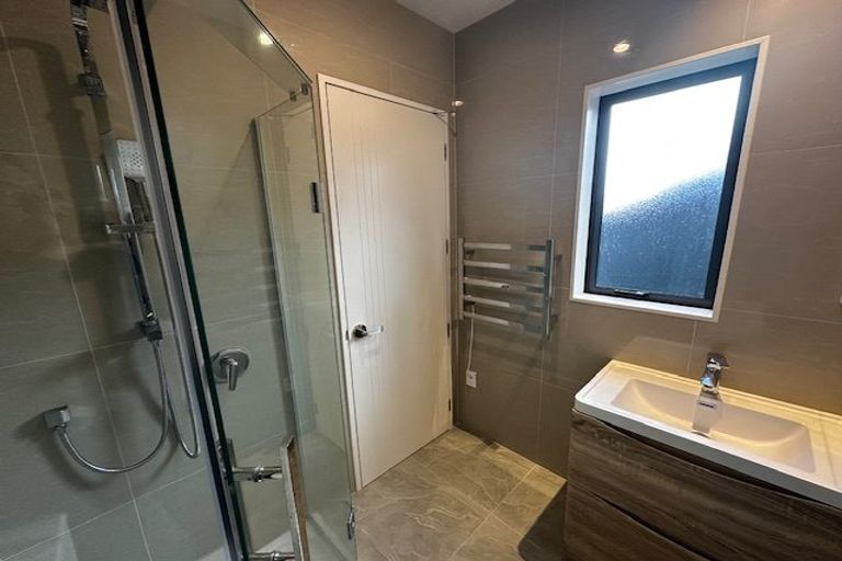 Photo of property in 24 Baumea Rise, Massey, Auckland, 0614