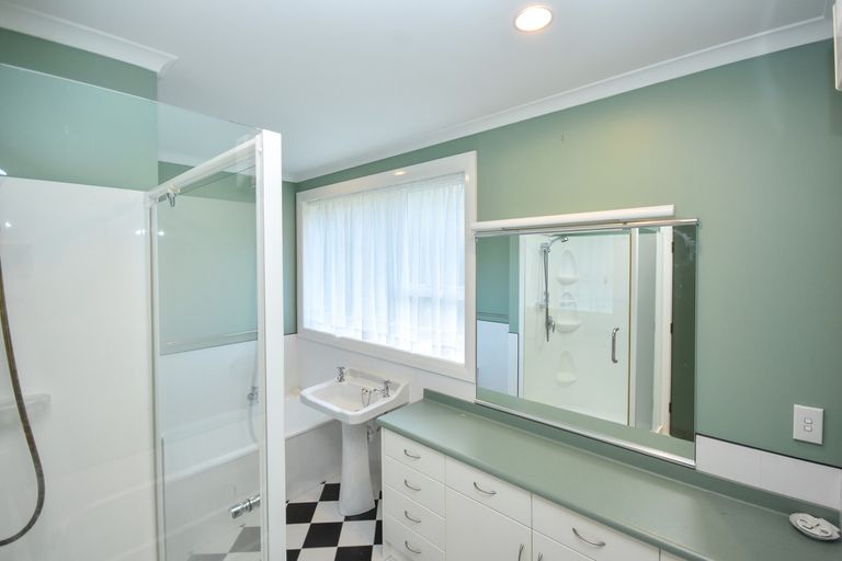 Photo of property in 19 Bayne Terrace, Macandrew Bay, Dunedin, 9014