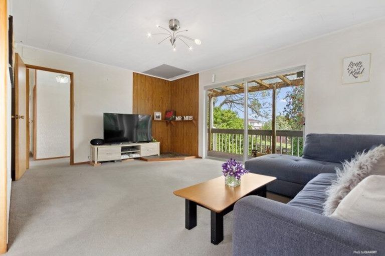 Photo of property in 30 Waari Avenue, Sunnyvale, Auckland, 0612