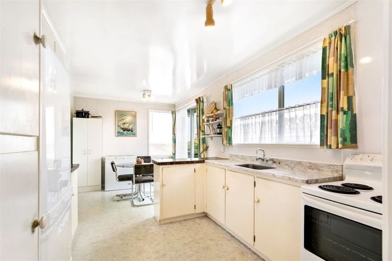 Photo of property in 39 Helena Street, Massey, Auckland, 0614