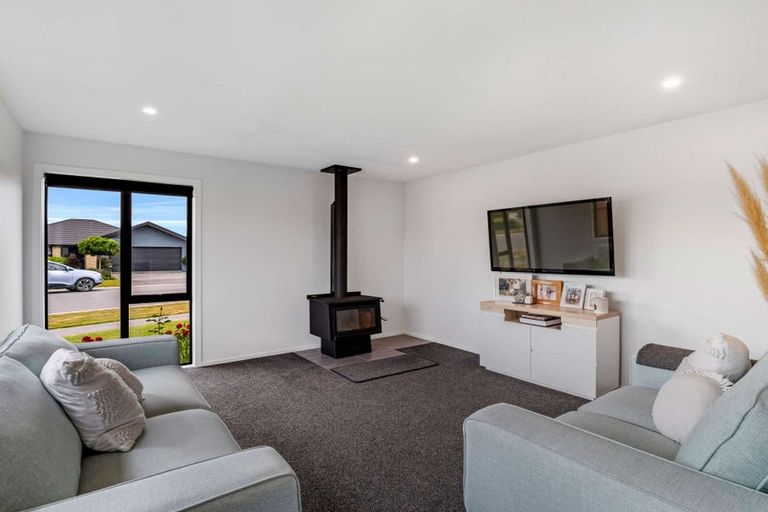 Photo of property in 18 Amur Crescent, Rolleston, 7615