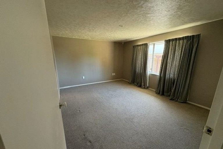 Photo of property in 1/35 Division Street, Riccarton, Christchurch, 8041