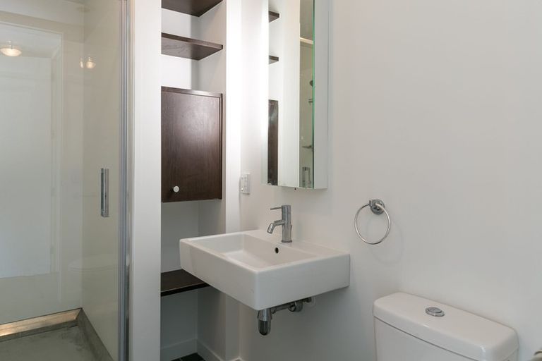 Photo of property in Montreaux Apartments, 10j/164 The Terrace, Wellington Central, Wellington, 6011