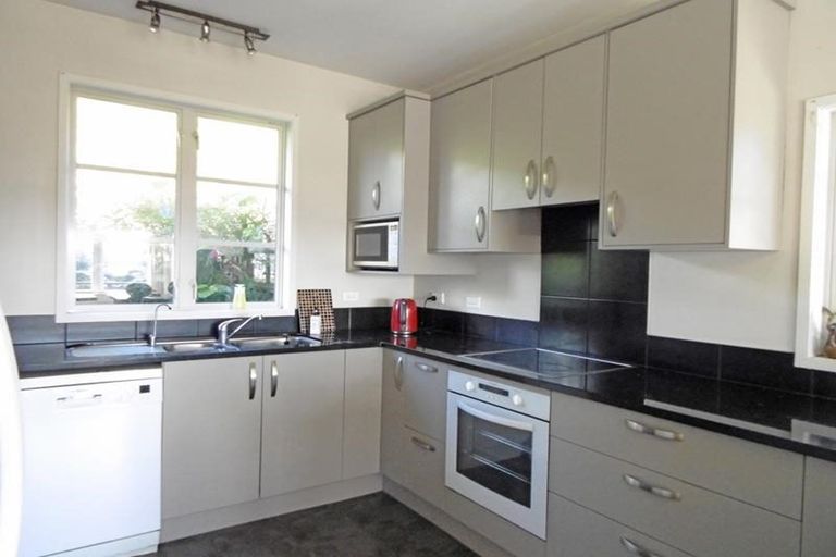 Photo of property in 35 Scott Avenue, Mangere Bridge, Auckland, 2022