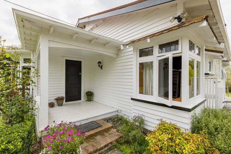 Photo of property in 31 Domain Road, Waipawa, 4210