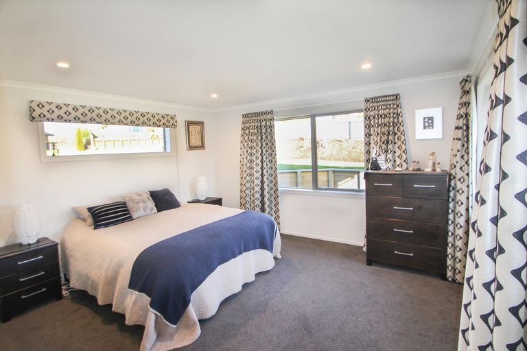 Photo of property in 32 Blue Stone Drive, Waiareka Junction, Oamaru, 9401