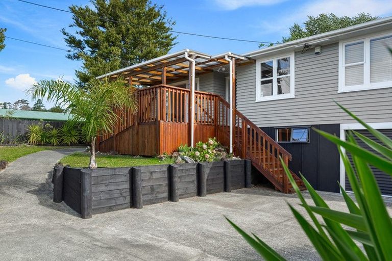 Photo of property in 242 Henderson Valley Road, Henderson, Auckland, 0612