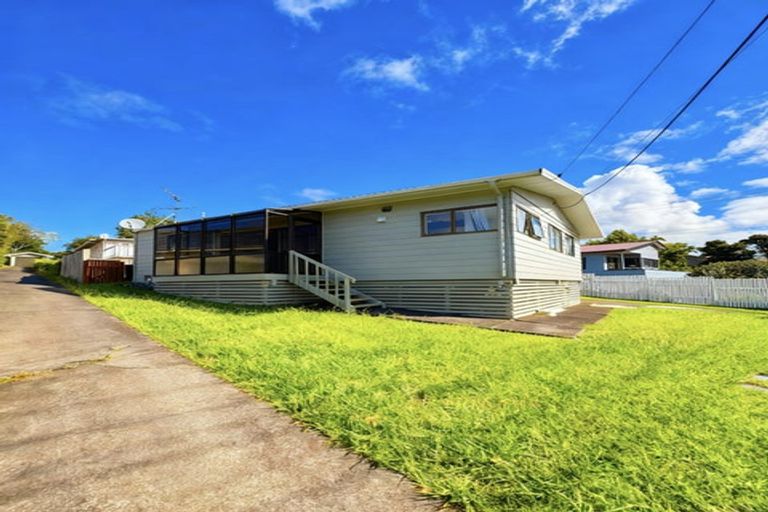 Photo of property in 1/19 College Road, Northcote, Auckland, 0627