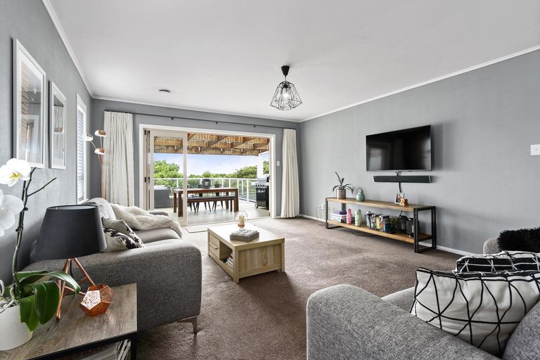 Photo of property in 34 Ranui Avenue, Ranui, Auckland, 0612