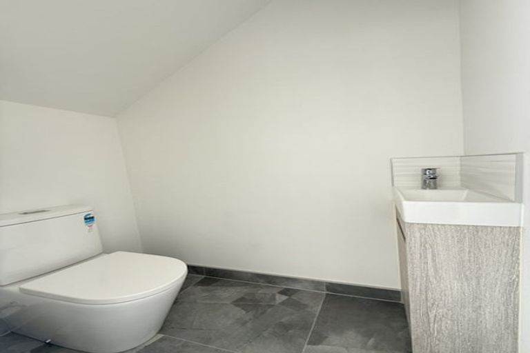 Photo of property in 33b Garadice Road, Rothesay Bay, Auckland, 0630