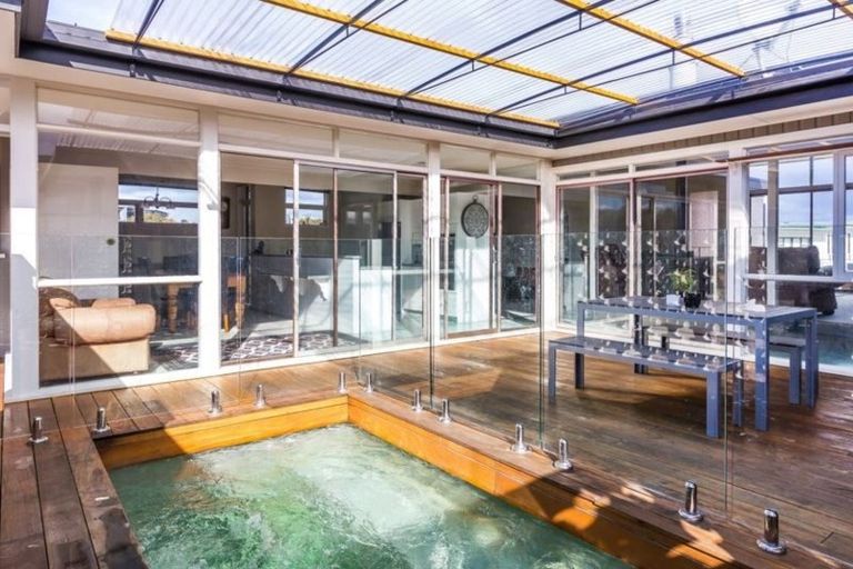 Photo of property in 20 Hinerau Grove, Waipahihi, Taupo, 3330