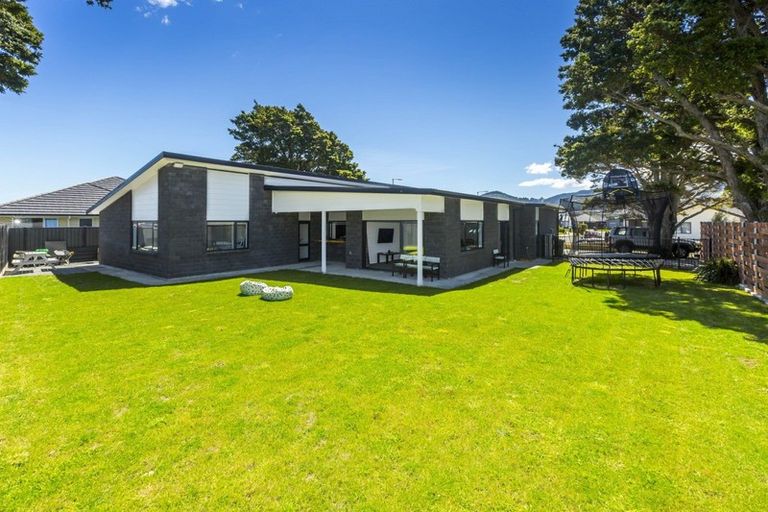 Photo of property in 17 Gilruth Road, Wallaceville, Upper Hutt, 5018
