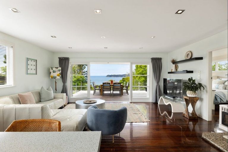 Photo of property in 11 Melandra Road, Stanmore Bay, Whangaparaoa, 0932