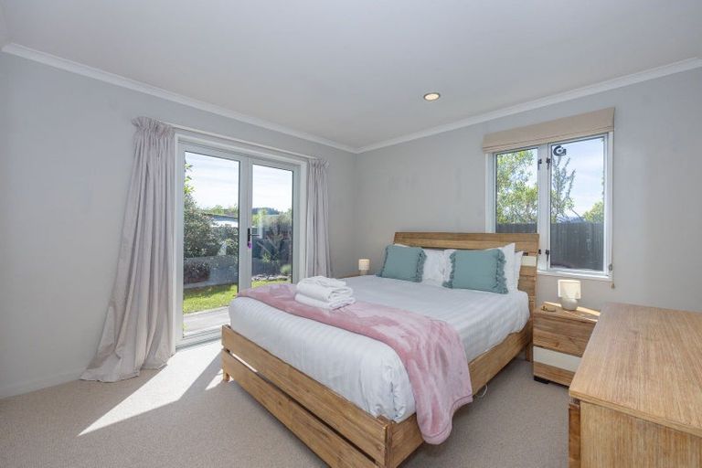 Photo of property in 1 Koru Way, Wanaka, 9305