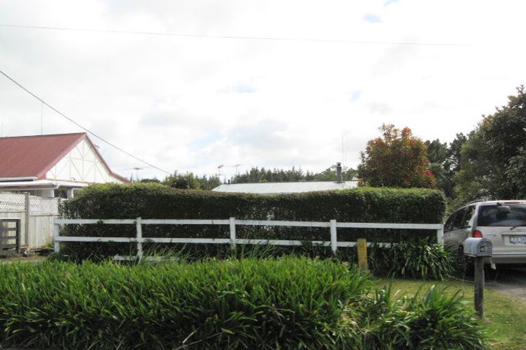 Photo of property in 47 Mcentee Road, Waitakere, Auckland, 0816