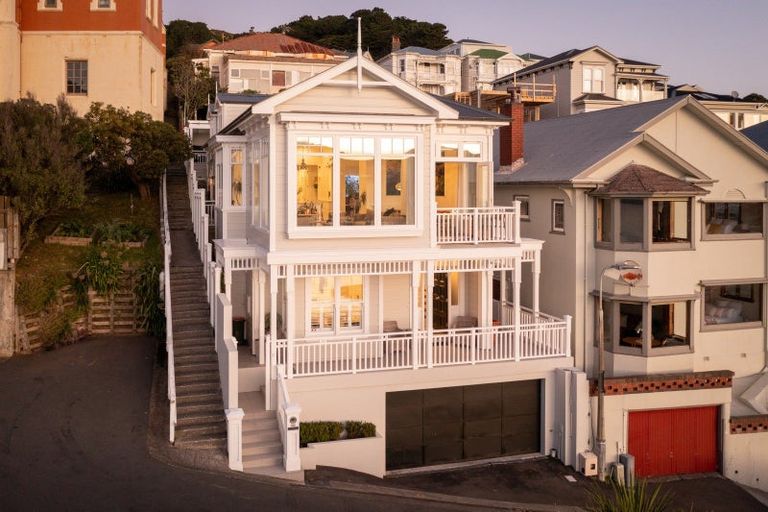 Photo of property in 48 Mcfarlane Street, Mount Victoria, Wellington, 6011