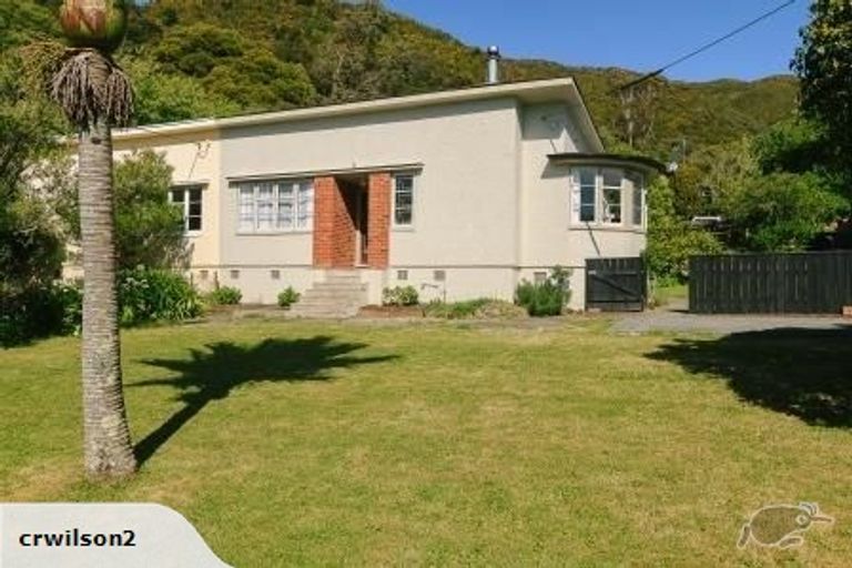 Photo of property in 84 Norton Park Grove, Waterloo, Lower Hutt, 5011