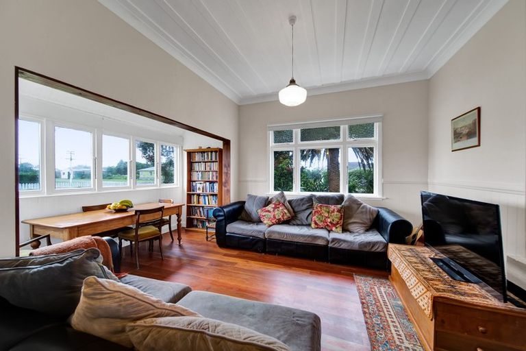 Photo of property in 72 King Street, Opunake, 4616