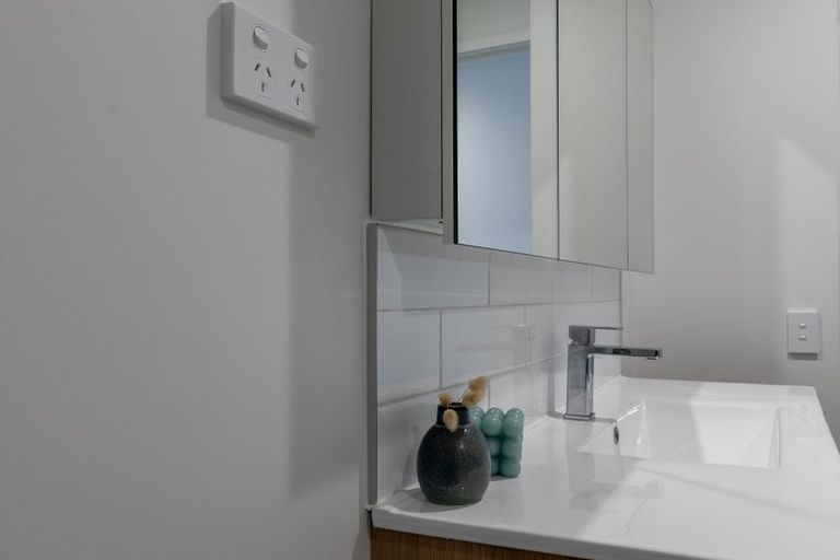 Photo of property in 4 Tuputupu Drive, Kumeu, 0810