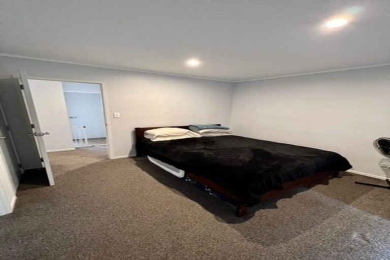 Photo of property in 62a Lauderdale Road, Birkdale, Auckland, 0626