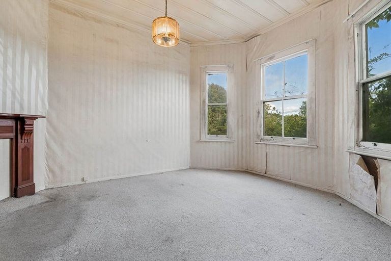 Photo of property in 5 Porter Crescent, Helensville, 0800