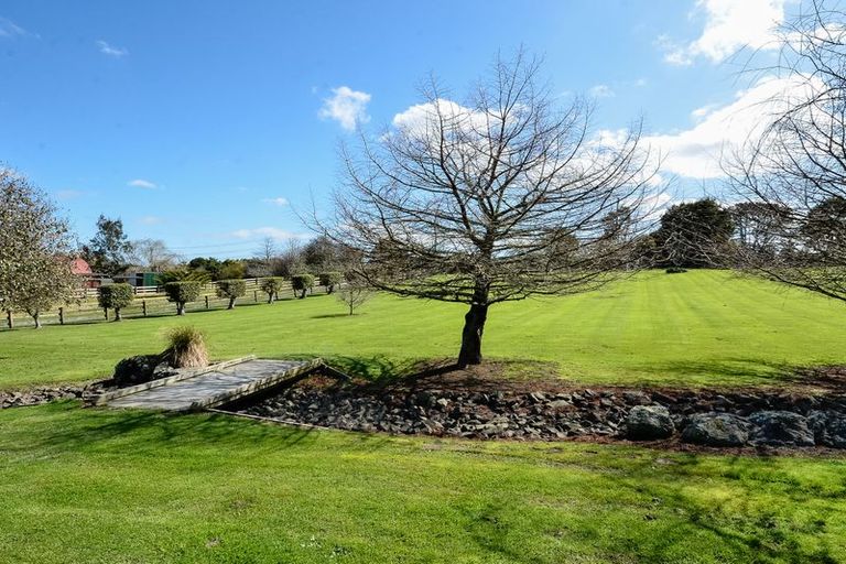Photo of property in 198 Oraha Road, Kumeu, 0892