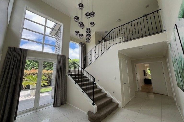 Photo of property in 9 Swindon Close, Mellons Bay, Auckland, 2014